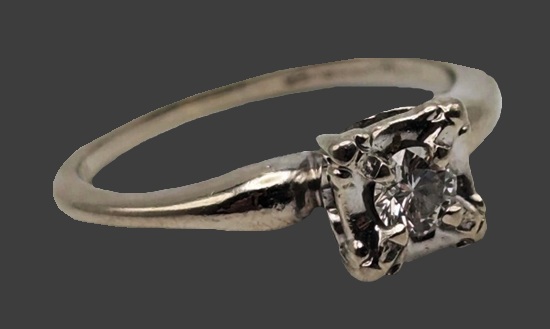 14 K white gold diamond ring