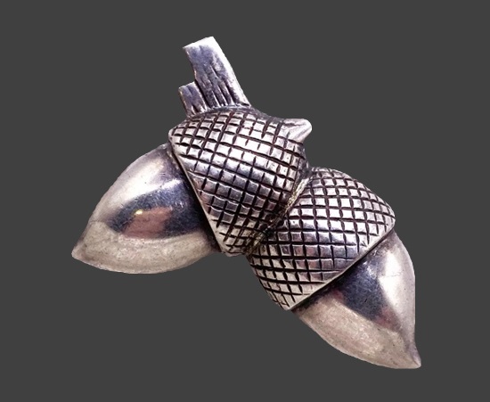Acorn sterling silver brooch