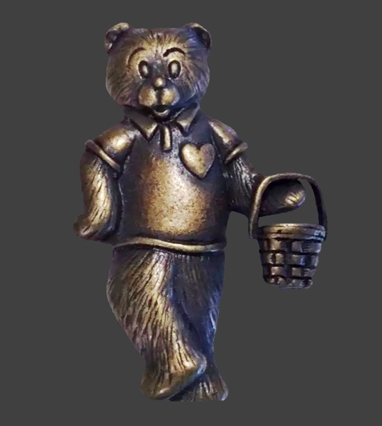Bear holding a basket gold tone brooch pin
