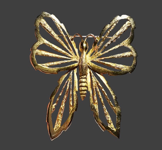 Butterfly openwork brass brooch