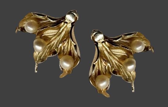 Cultured pearl gold filled leaf design screw back earrings