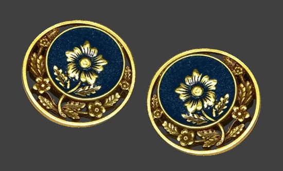 Floral botanical button design pierced earrings. Gold plated, enamel