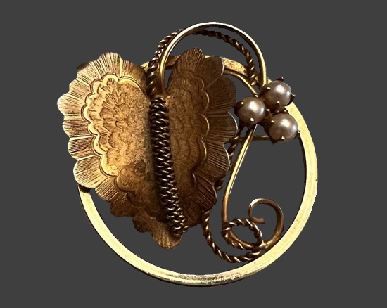 Floral design 12 K gold filled faux pearl circle brooch pin