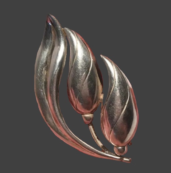 Flower bud leaf sterling silver brooch