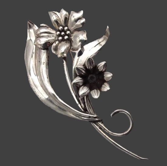 Flower sterling silver brooch pin
