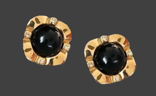 Gold tone plastic center clip earrings