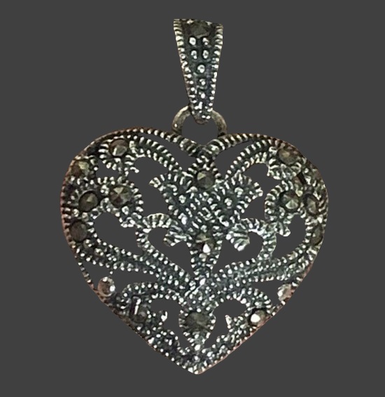 Heart pendant. Filigree marcasite silver