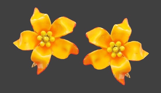 Lily flower gold tone yellow enamel clip earrings. 1960s