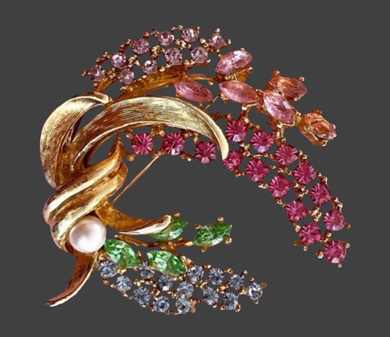 Pink lilac flower leaves gold tone rhinestone brooch pin. 1960s
