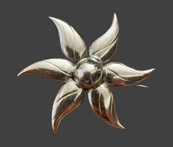 Pinwheel swirl sterling silver brooch pin
