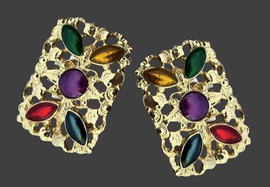 Leaf design gold tone scarf clip