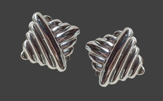 Ribbed sterling silver geometric earrings