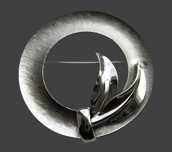 Sterling silver leaf circle pin
