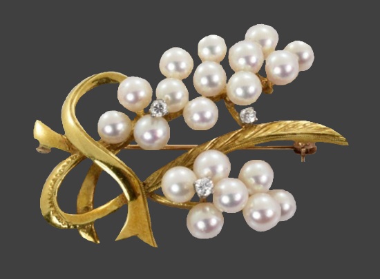 Pearl and diamond 18 K gold floral design brooch