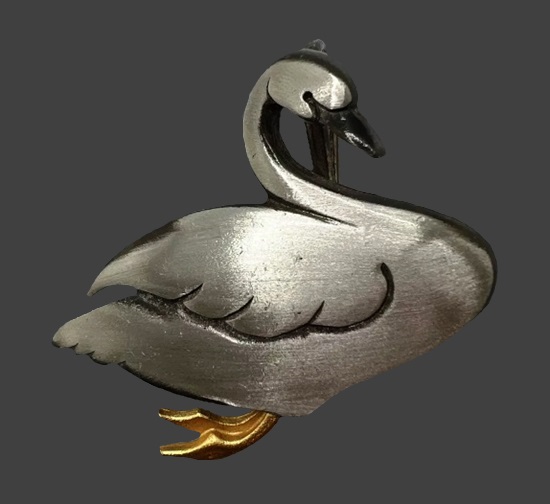 Swan three tone metal - pewter, silver, gold brooch pin