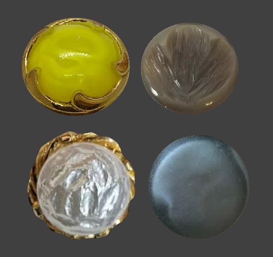 Plastic resin artglass buttons