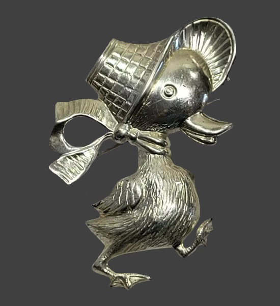 Silverman Bros Duckling in hat sterling silver brooch pin
