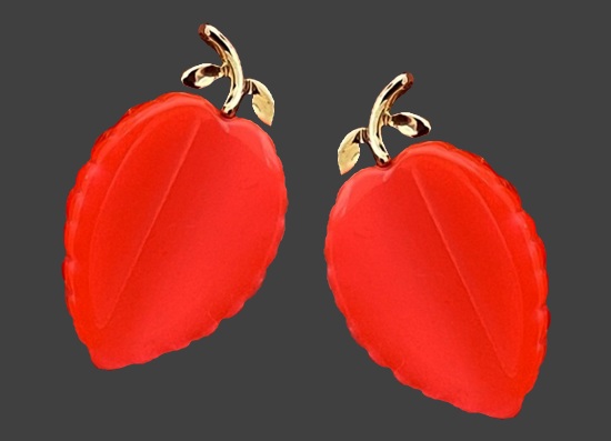 Berry thermoplastic gold tone clip earrings