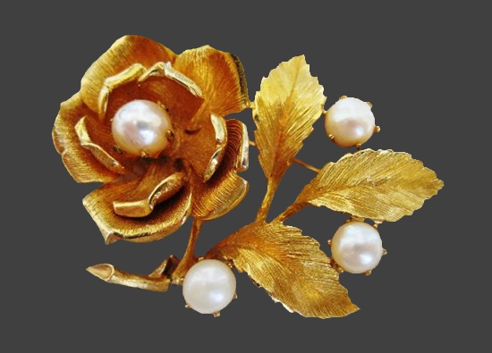 Rose flower gold tone faux pearl brooch pin