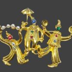Three circus clowns gold tone rhinestone pearl brooch pin
