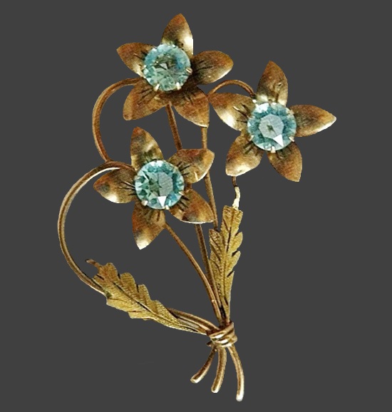 Flower bouquet 10 K gold blue zircon pin brooch