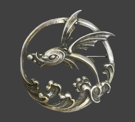 Flying fish waves sterling silver circle pin brooch