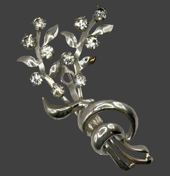 Flower silver tone rhinestone brooch pin