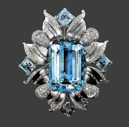 Aquamarine platinum brooch, 1935
