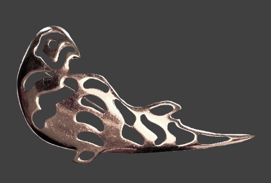 Bird pierced brooch of gold tone