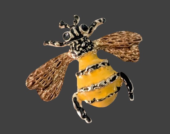 Bumble bee gold tone enamel lapel pin