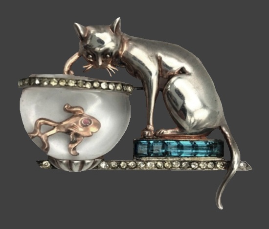 Cat and fish in an aquarium brooch made of sterling silver, lucite and rhinestones