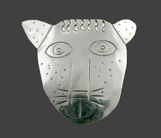 Cat face sterling silver brooch pin