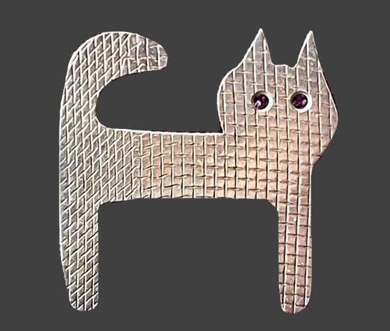 Cat textured sterling silver brooch