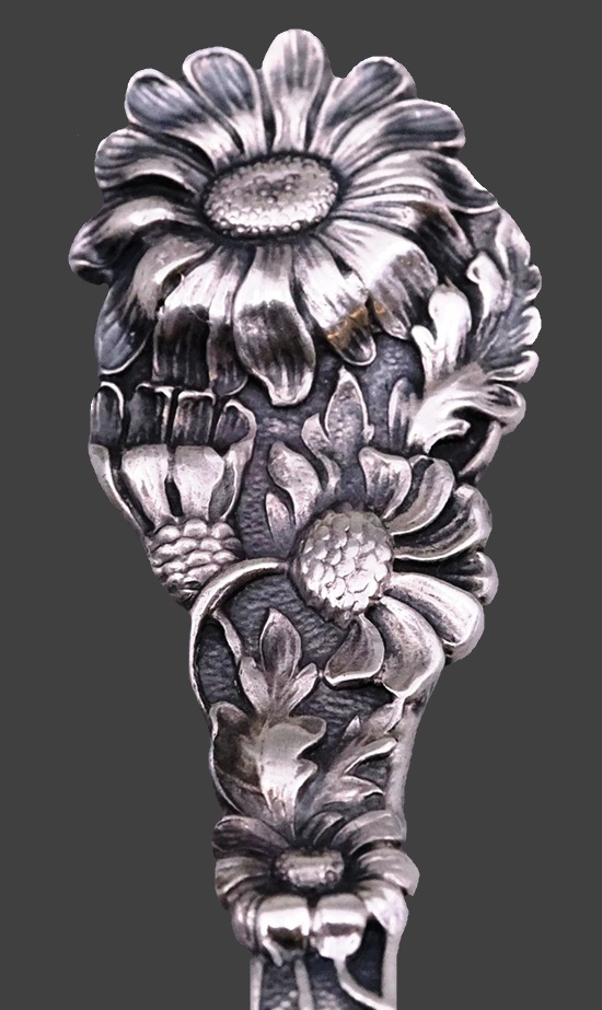 Daisy design sterling silver spoon, detail
