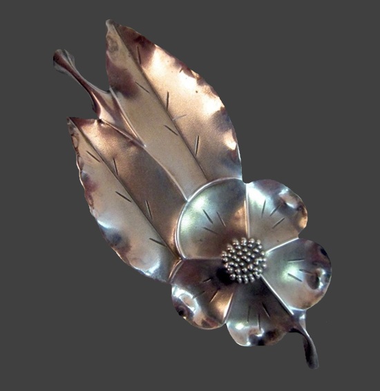 Stuart Nye Nature-Inspired Silver Jewellery