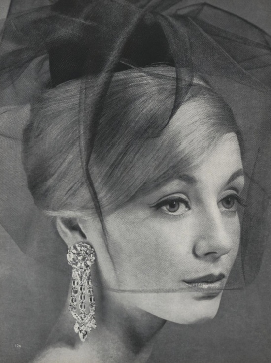 Eisenberg earrings. Vogue November 1959 ad