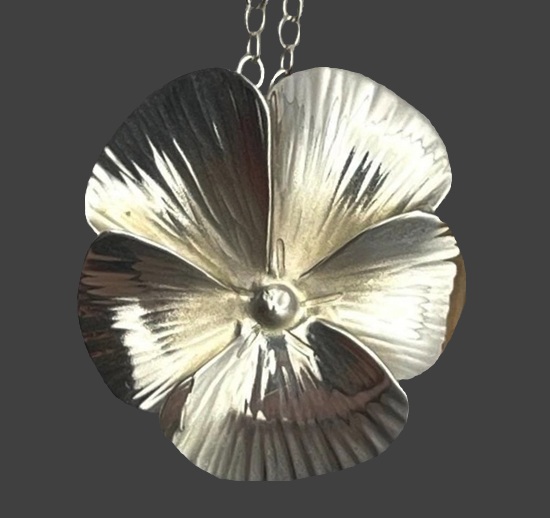 Flower sterling silver pendant