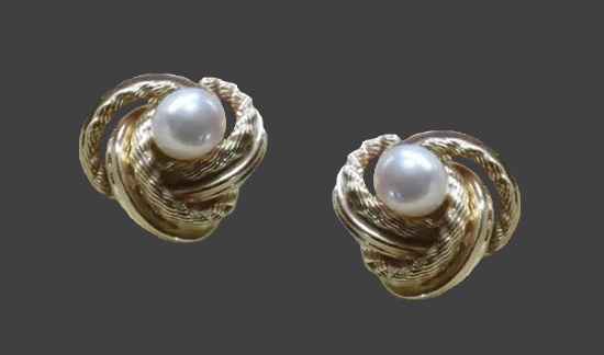 Knot design textured gold cultured pearl earrings
