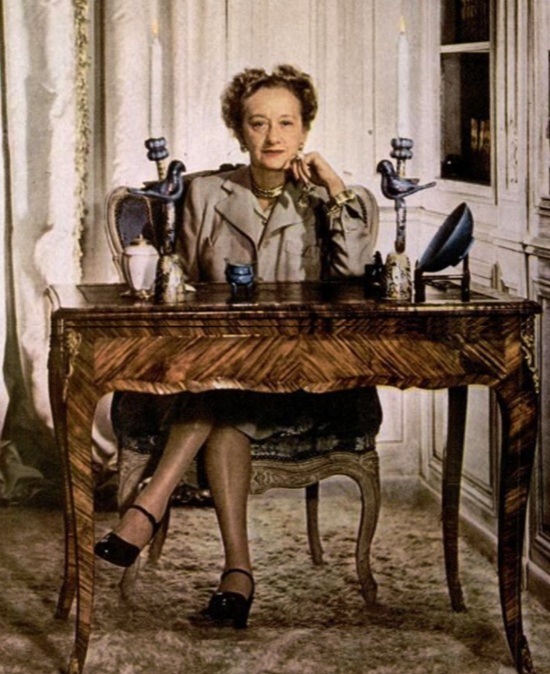 Life November 1945, Hattie Carnegie in her beige living room