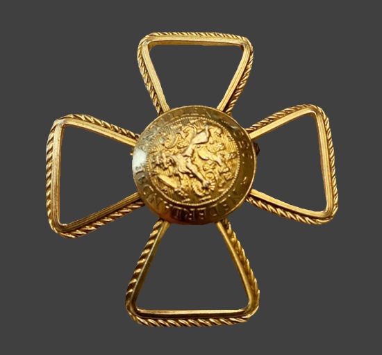 Maltese cross design gold tone pin
