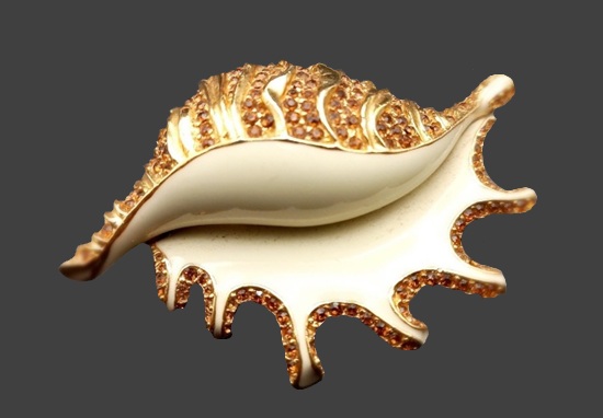 Seashell enameled brooch