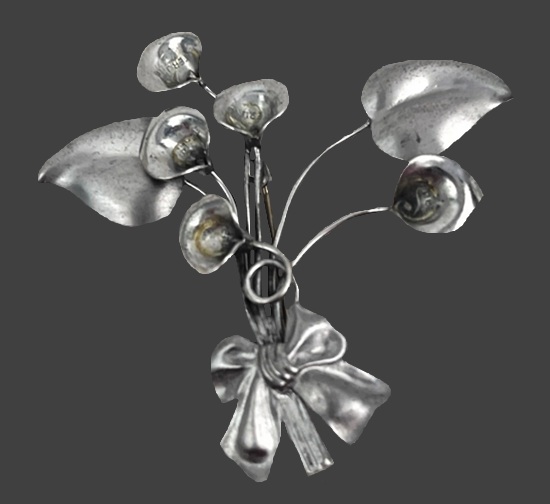 Sterling silver floral brooch